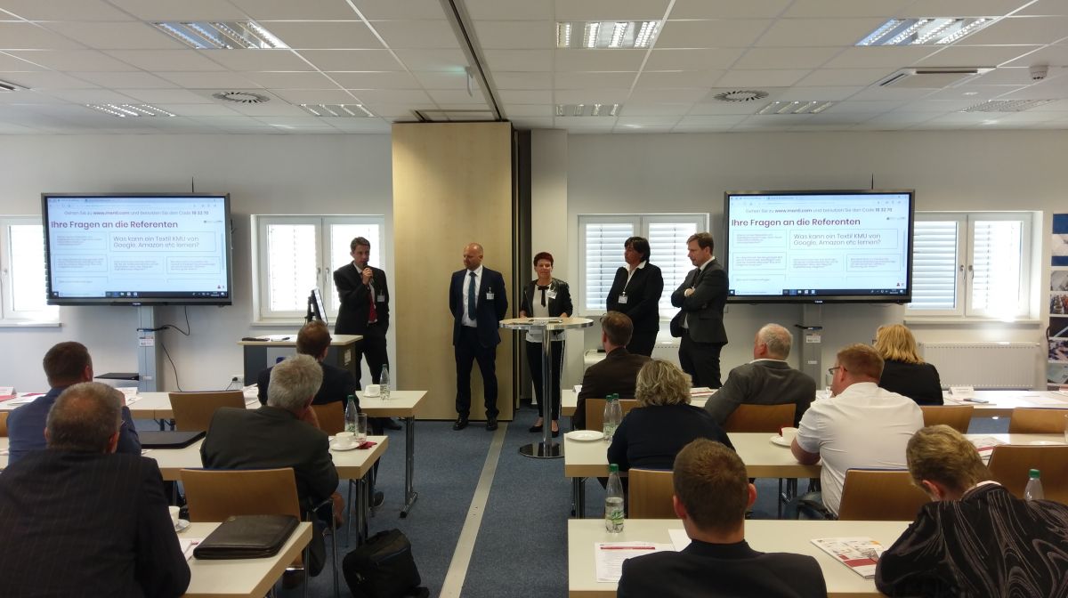Podiumsdiskussion zur Eröffnung des Schaufensters am STFI